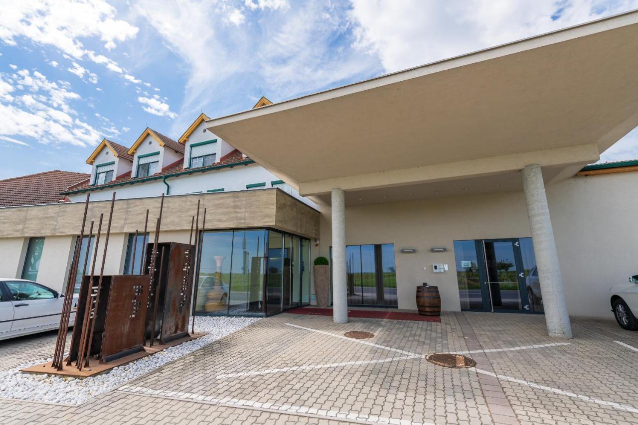 Hotel Nationalpark Illmitz Ngoại thất bức ảnh