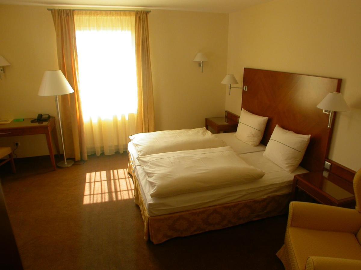 Hotel Nationalpark Illmitz Ngoại thất bức ảnh